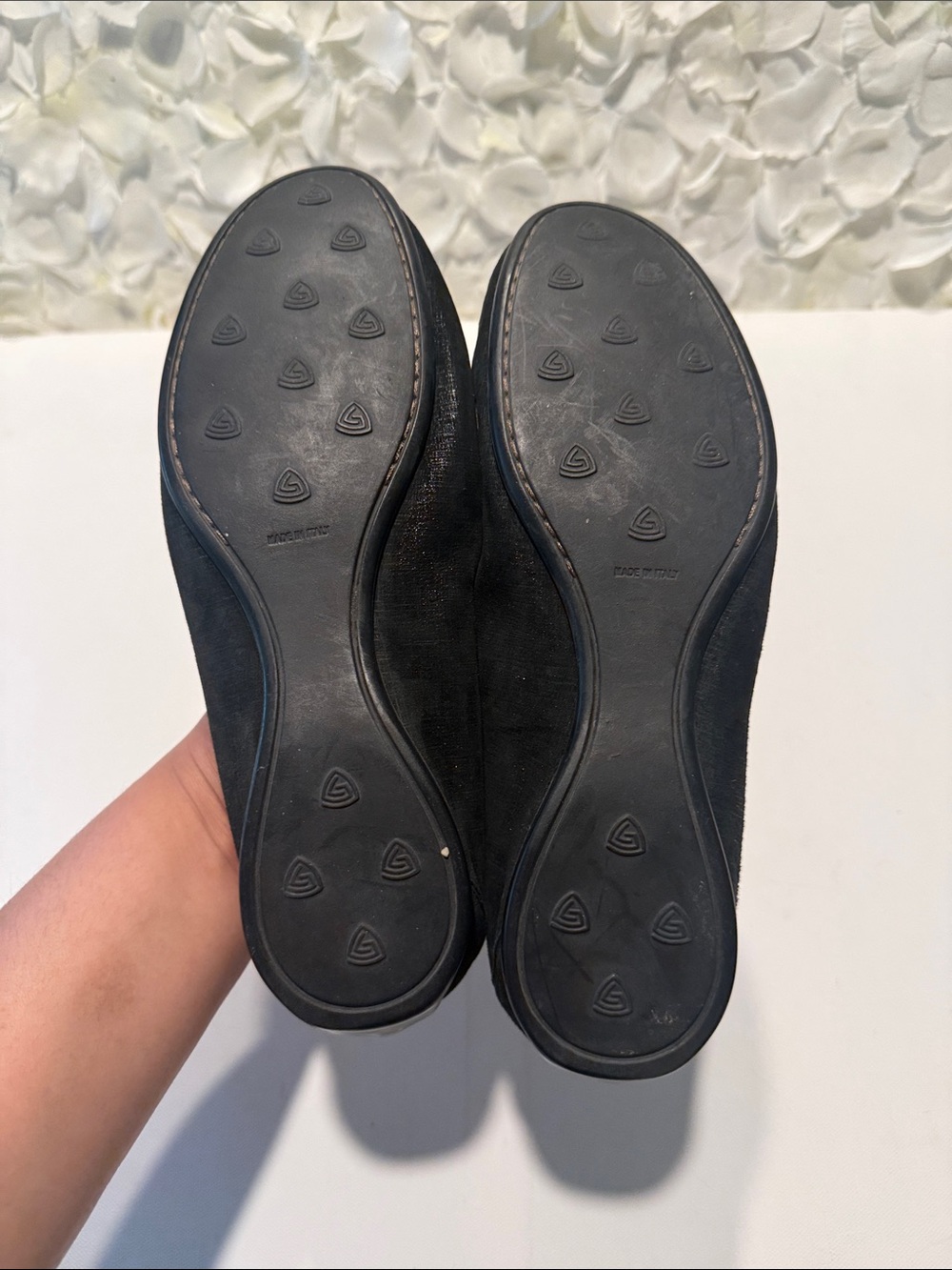 Attilio Giusti Leombruni Black Loafer Flats with Gold Hardware - Picture 4 of 4